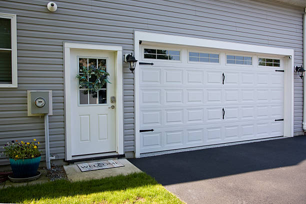 24/7 Emergency Garage Door Panel Replacement experts in Wallington, NJ